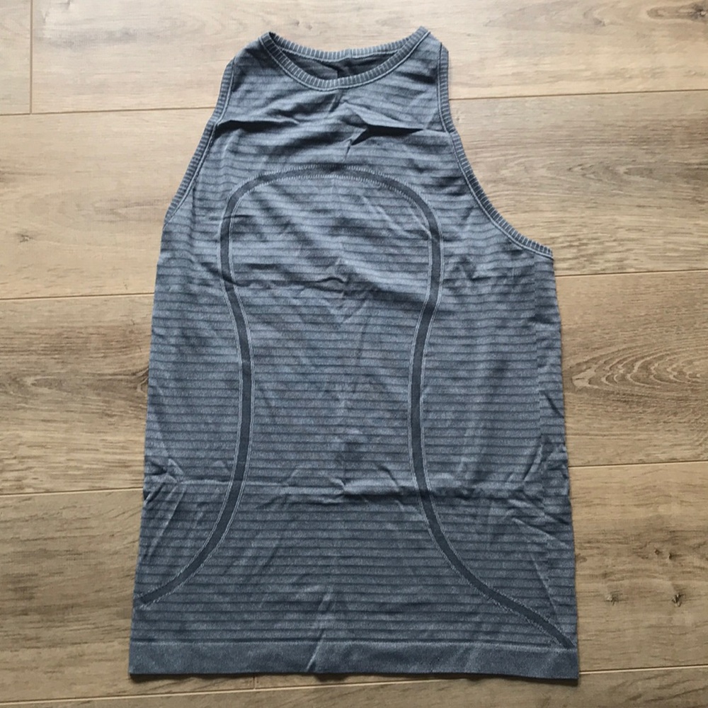 Luluemon Athletica tank 🍋